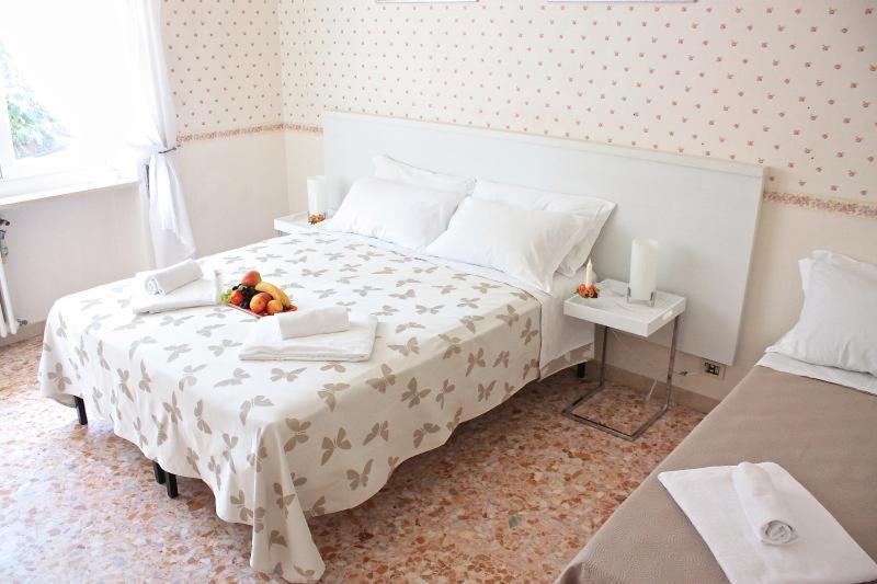 Apartment At Colosseo With Terrace Overlooking The Garden By Lyon Rom Exterior foto